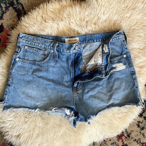 Madewell Relaxed Denim Short - Picture 2 of 5